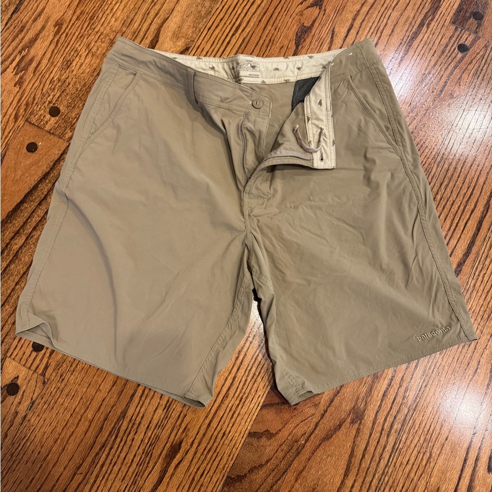 Patagonia Tan Casual Shorts Lightweight Bermuda Style Quick Drying